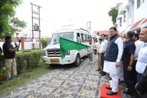 मुख्यमंत्री धामी ने पहले मानसरोवर तीर्थ यात्रियों के दल को पूर्णागिरि धाम से शिव धाम मानसरोवर के लिए किया रवाना।