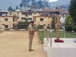 रिजर्व पुलिस लाइन चम्पावत में साप्ताहिक परेड आयोजित, एसपी ने लिया जायजा
