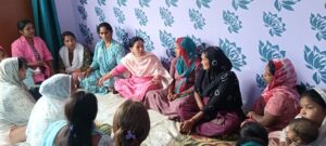 घर-घर पहुंची स्वास्थ्य टीम, होम डिलीवरी के खतरों से महिलाओं को किया जागरूक
